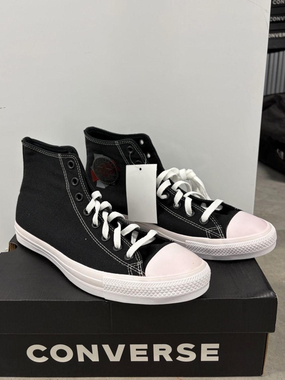 Converse High Top Sneakers in Black and White Mens size 10